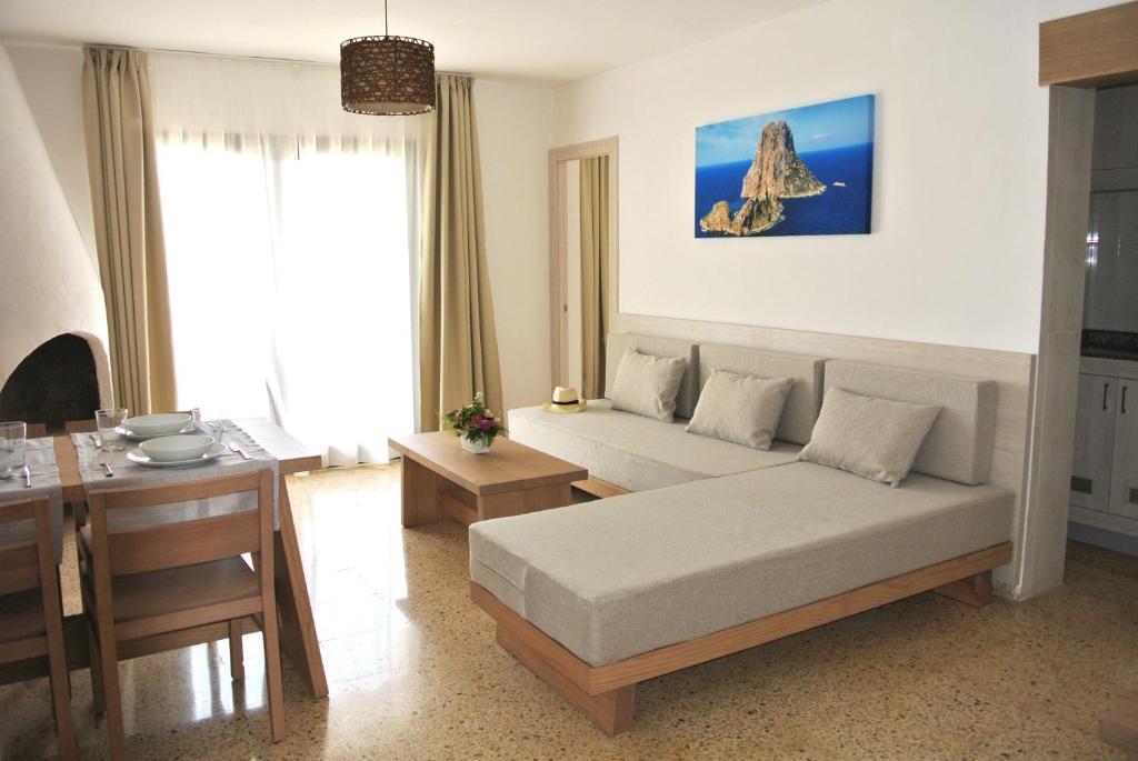Apartamentos El Moro San Antonio  Exterior foto